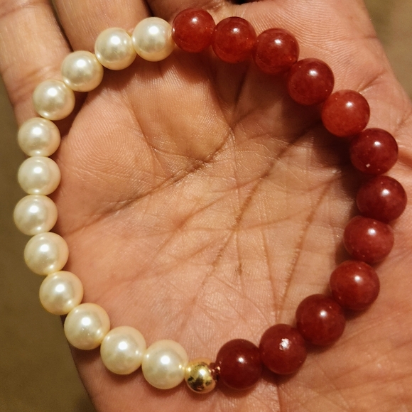 Illustriuous Delta Sigma Theta Crimson & Cream Pearl Beaded Stretch Bracelet - Picture 5 of 5